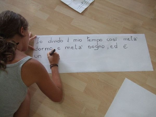 82010_dietro-le-2