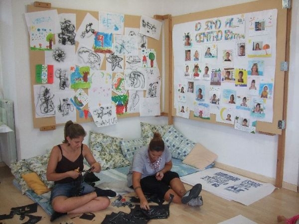 82010_dietro-le-4